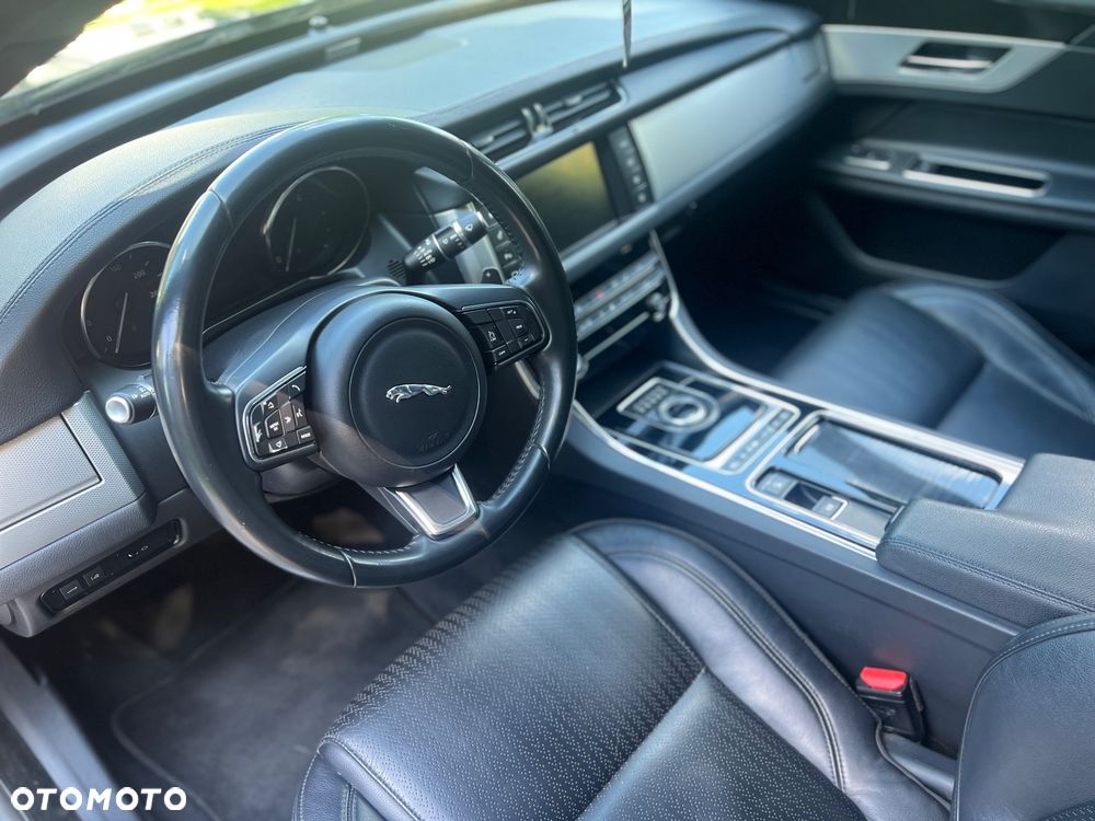 Jaguar XF 2.0 i4D Prestige - 18