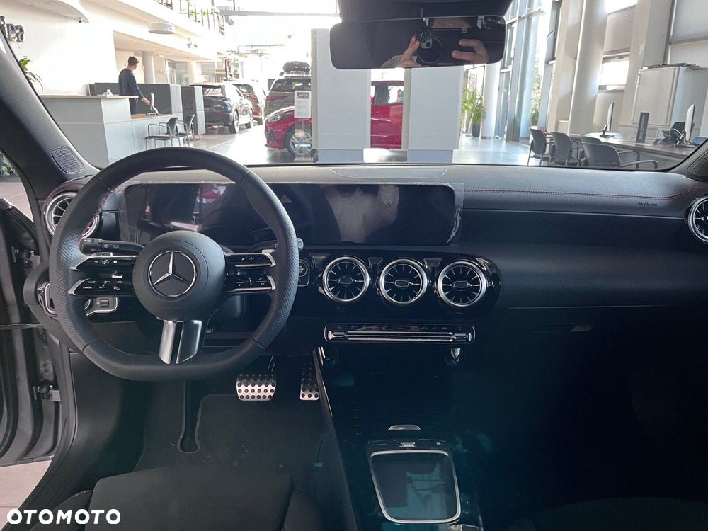 Mercedes-Benz CLA - 17