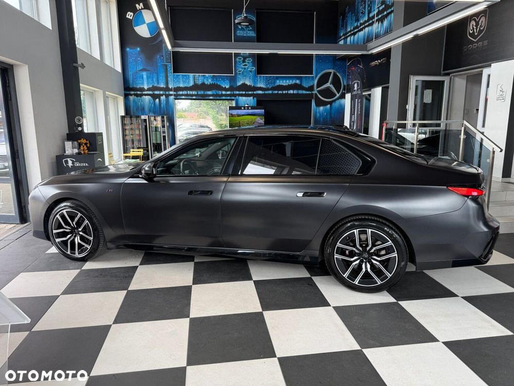 BMW Seria 7 - 8