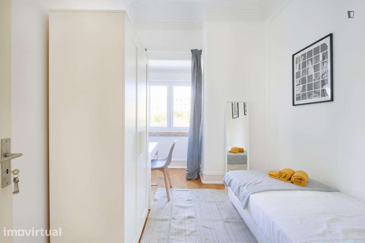 Quarto - localizado em Alameda Lisbon - Grande imagem: 2/53