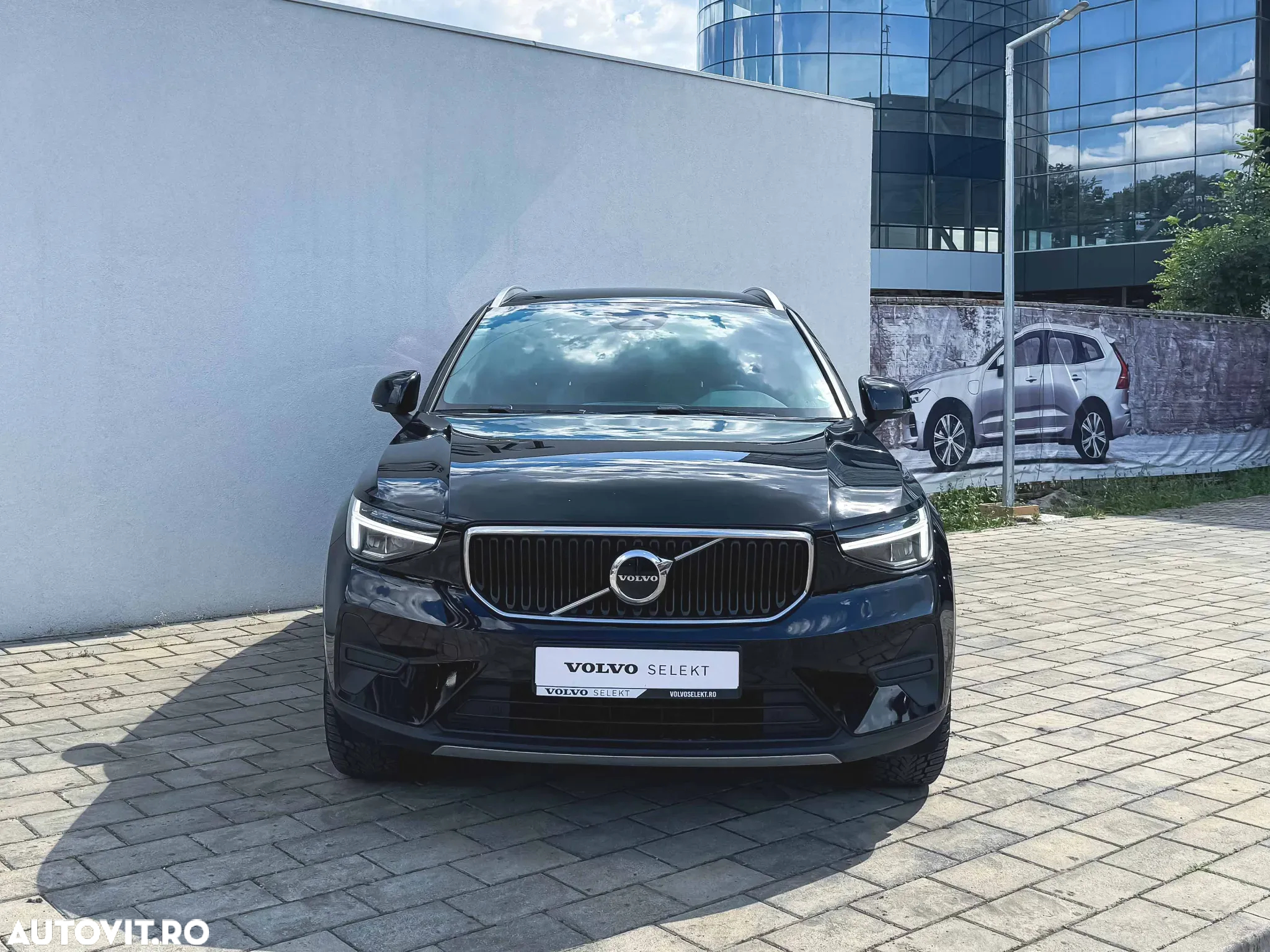 Volvo XC 40 B4 AT8 AWD Mild Hybrid Momentum Pro - 2