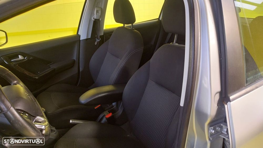 Peugeot 208 1.6 BlueHDi Access - 11