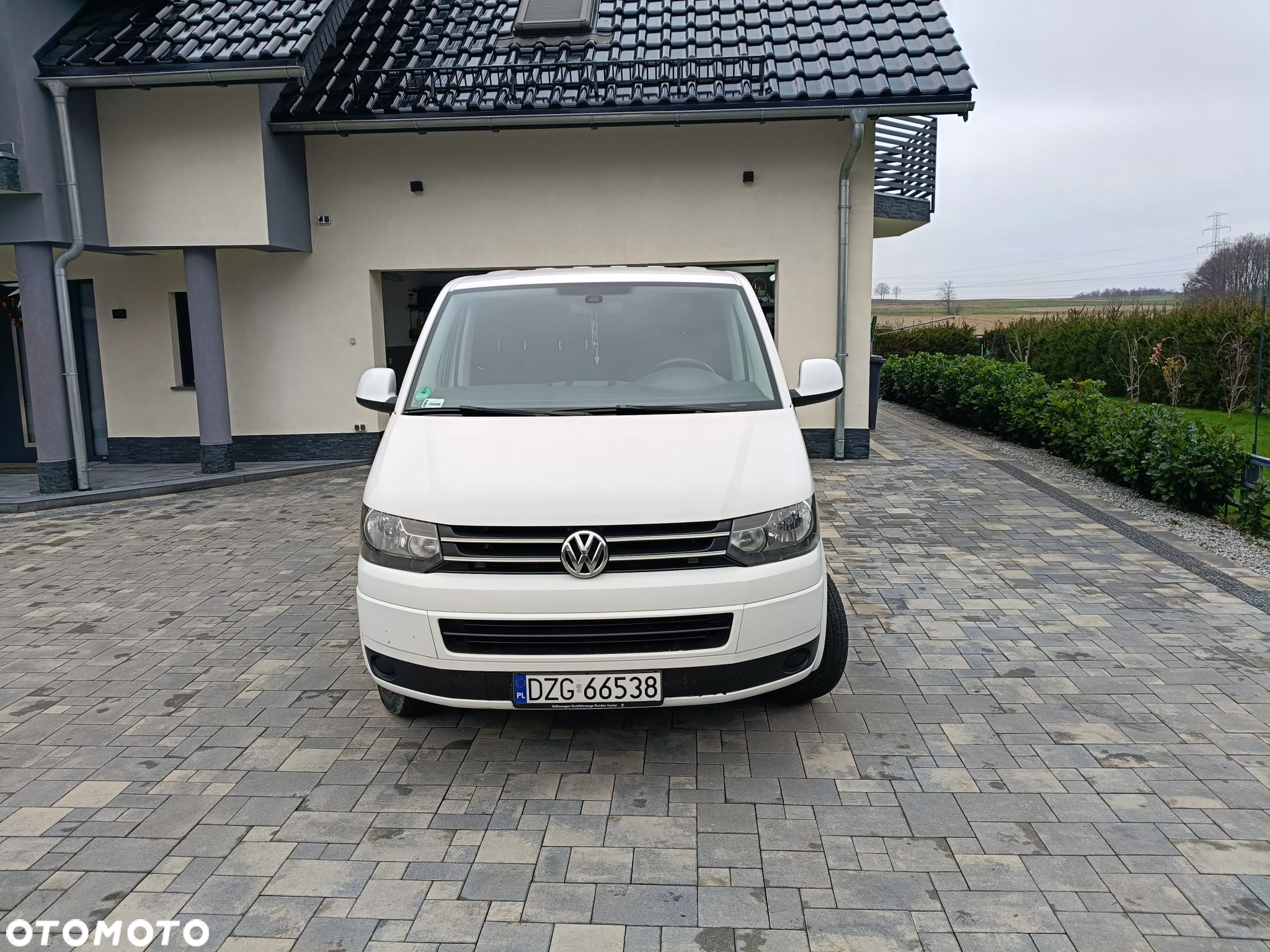 Volkswagen Caravelle - 2