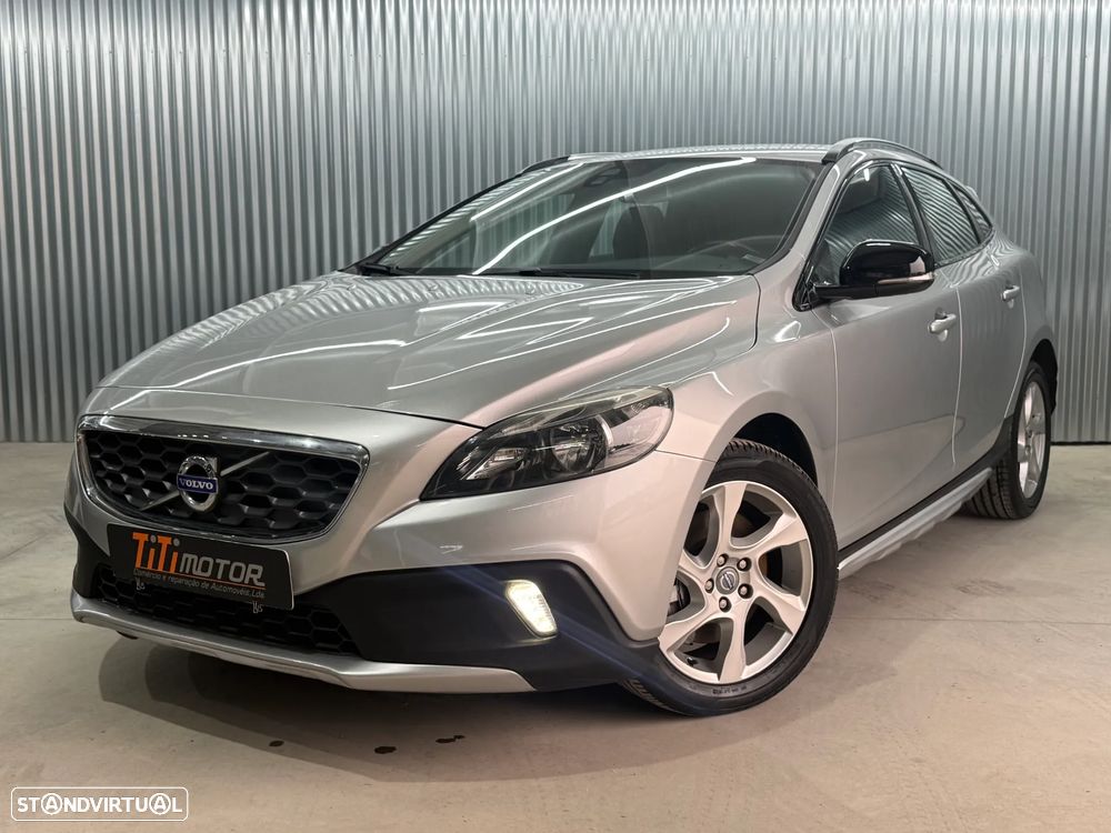 Volvo V40 Cross Country 2.0 D3 Momentum - 2
