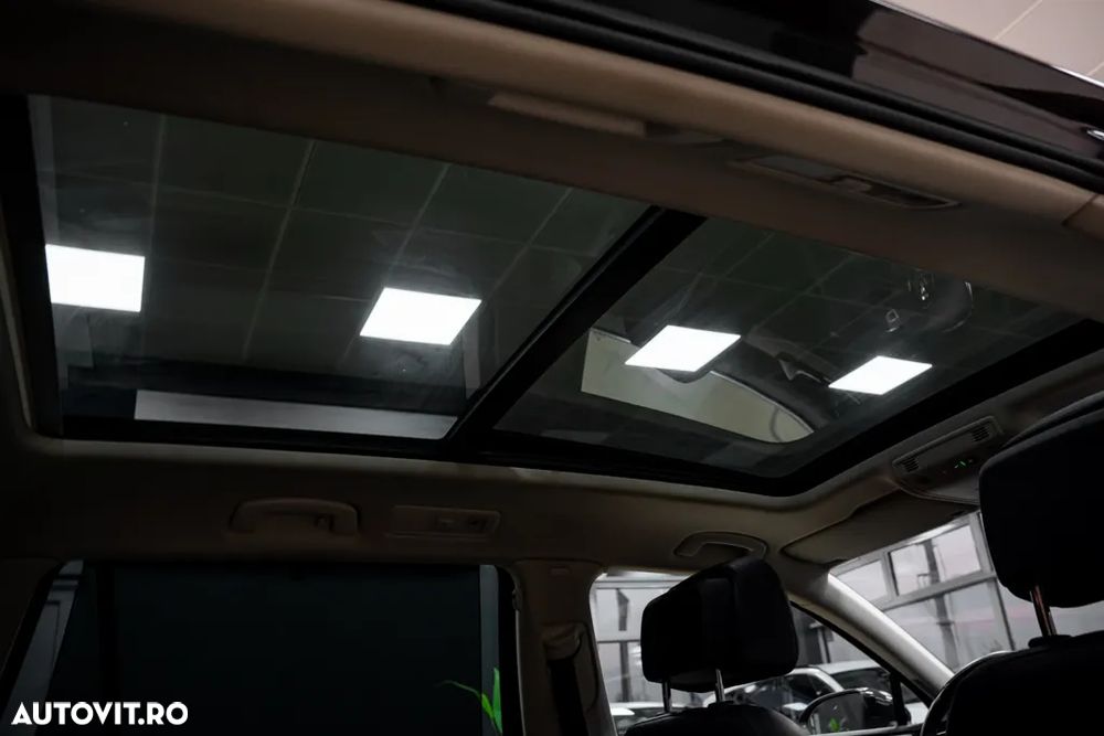 Volkswagen Passat Variant 2.0 TDI DSG R Executive - 27