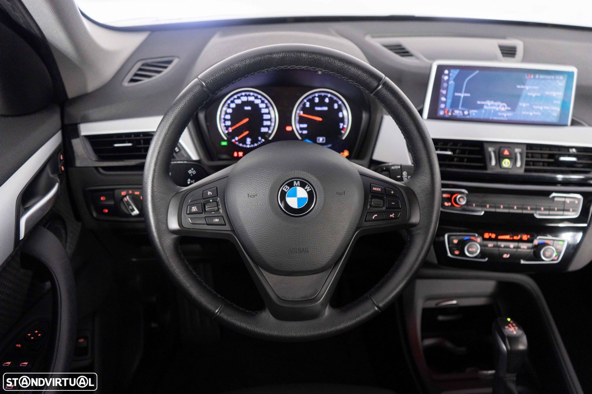 BMW X1 25 e xDrive Corporate Edition - 27