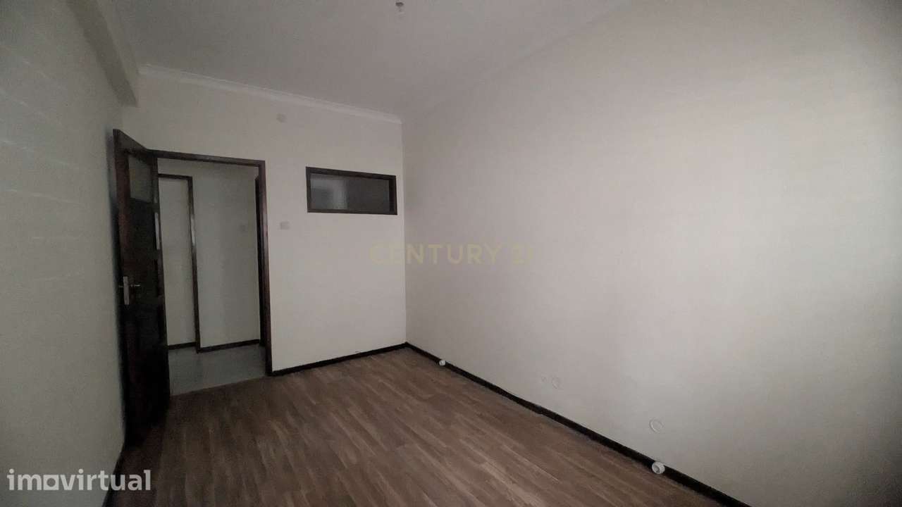 Apartamento T2+1 com Logradouro de 57 m² para Remodelação – Cedofeita - Grande imagem: 5/29