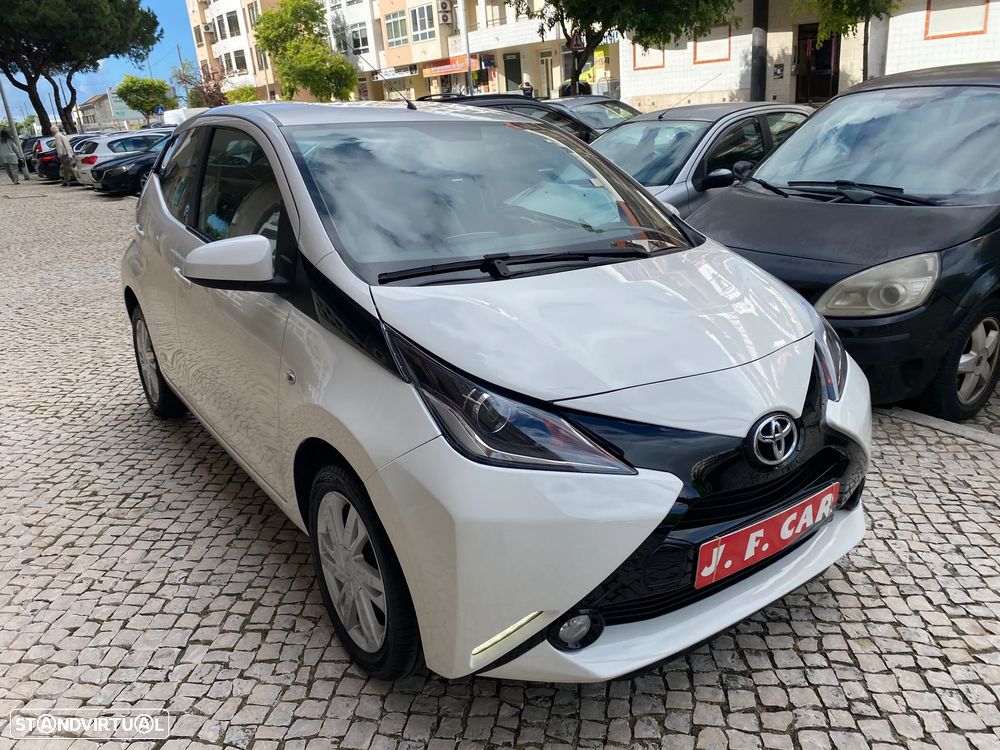 Toyota Aygo x-play touch - 16