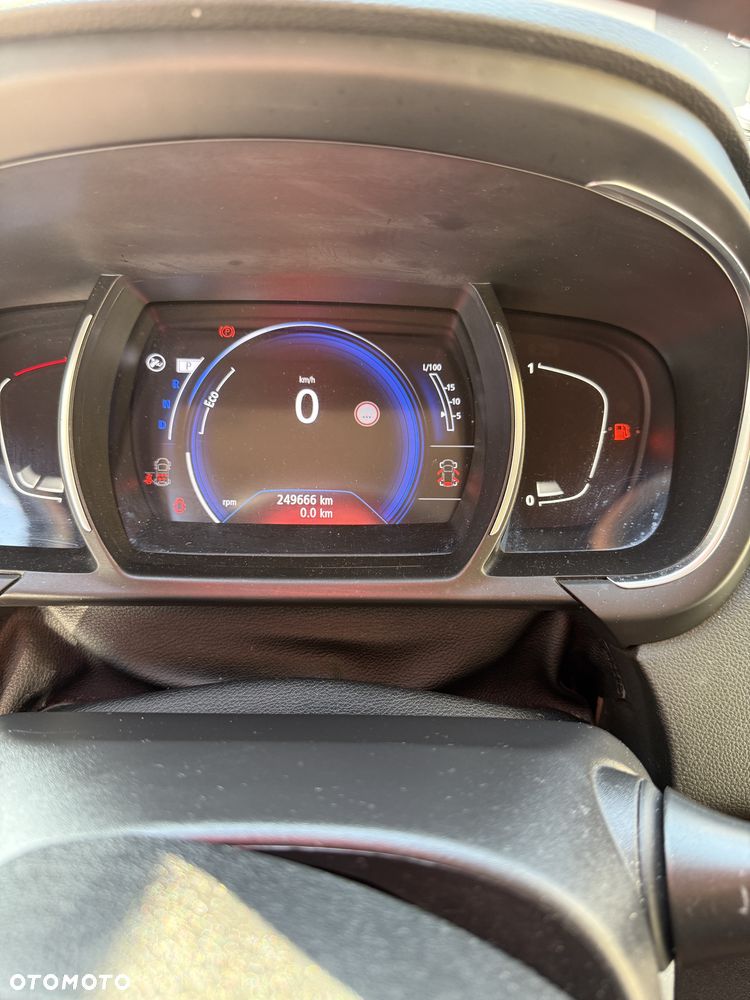 Renault Scenic - 8