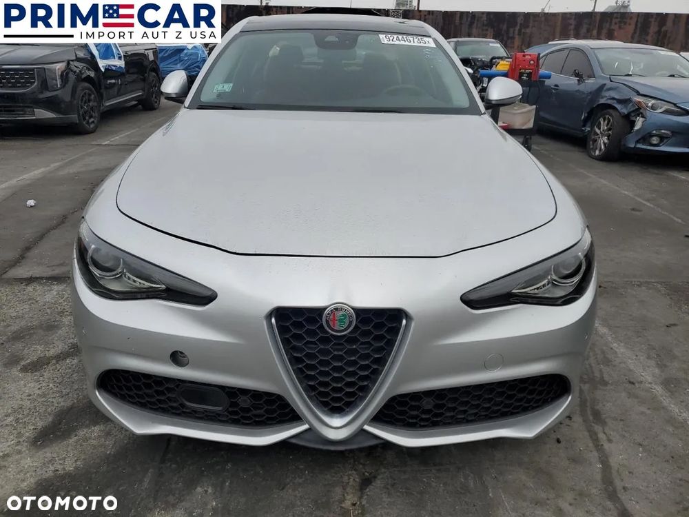 Alfa Romeo Giulia - 5