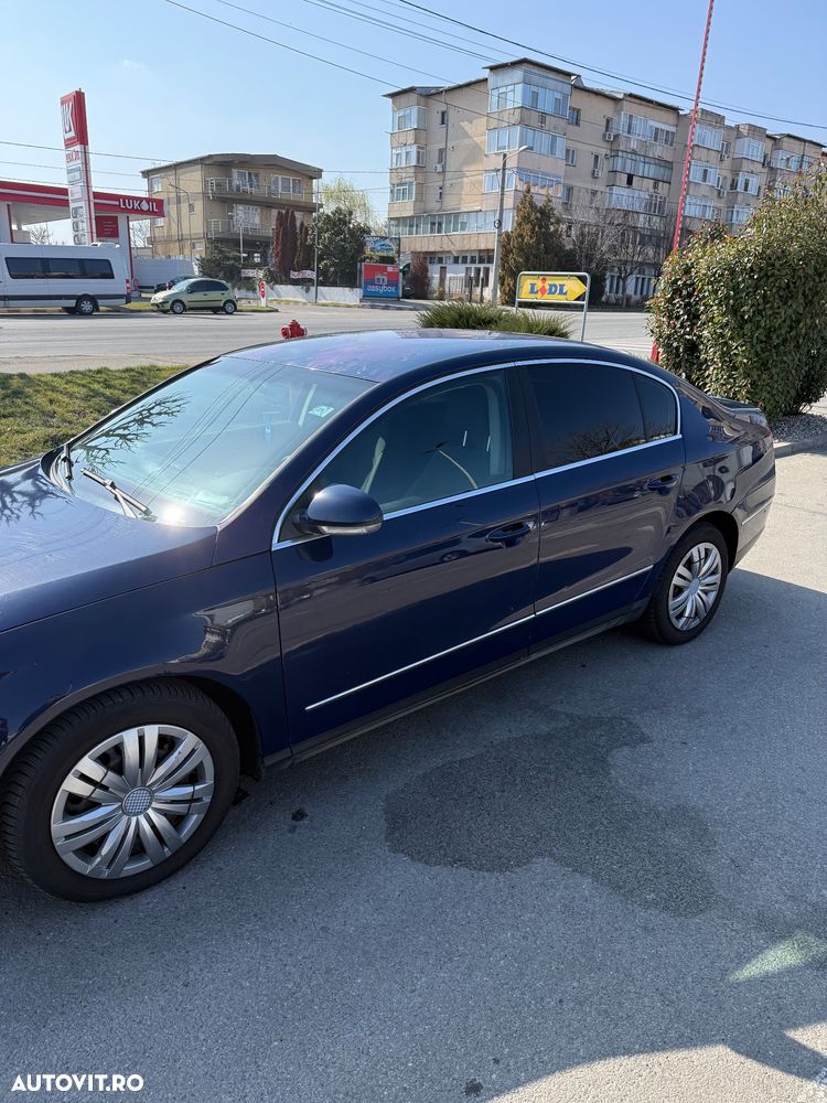Volkswagen Passat - 4