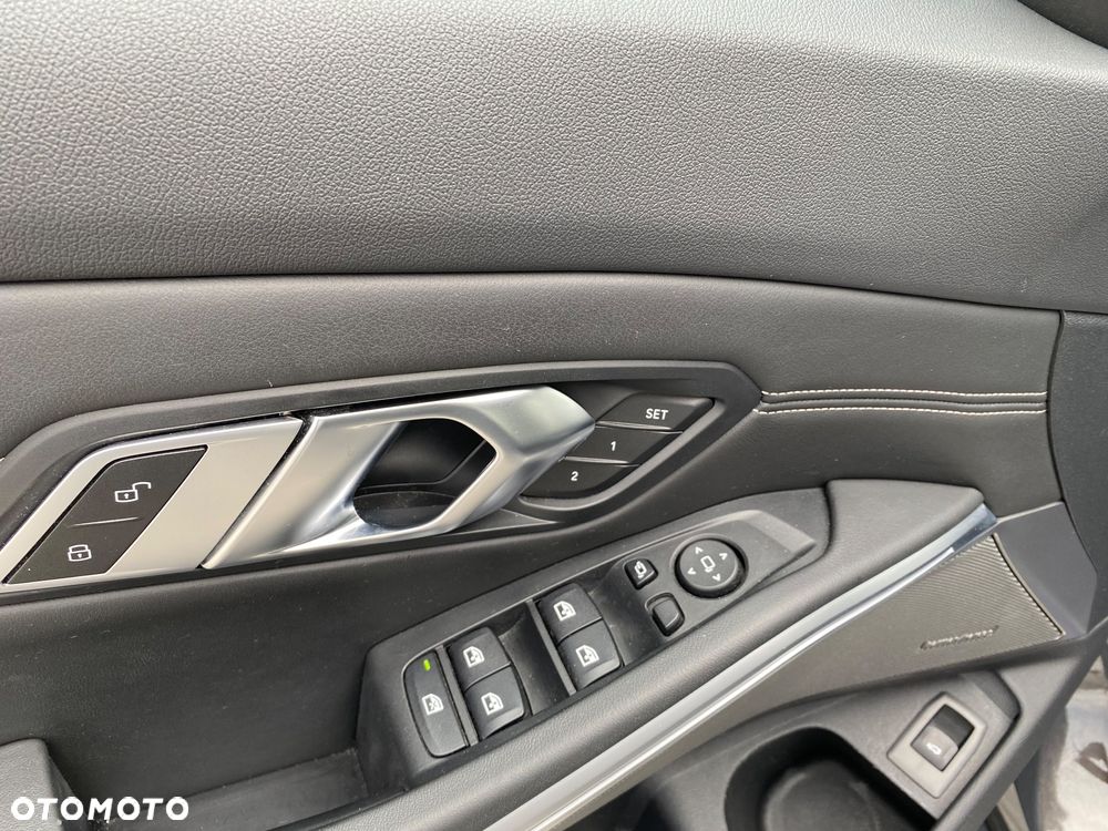 BMW Seria 3 M340d xDrive - 21