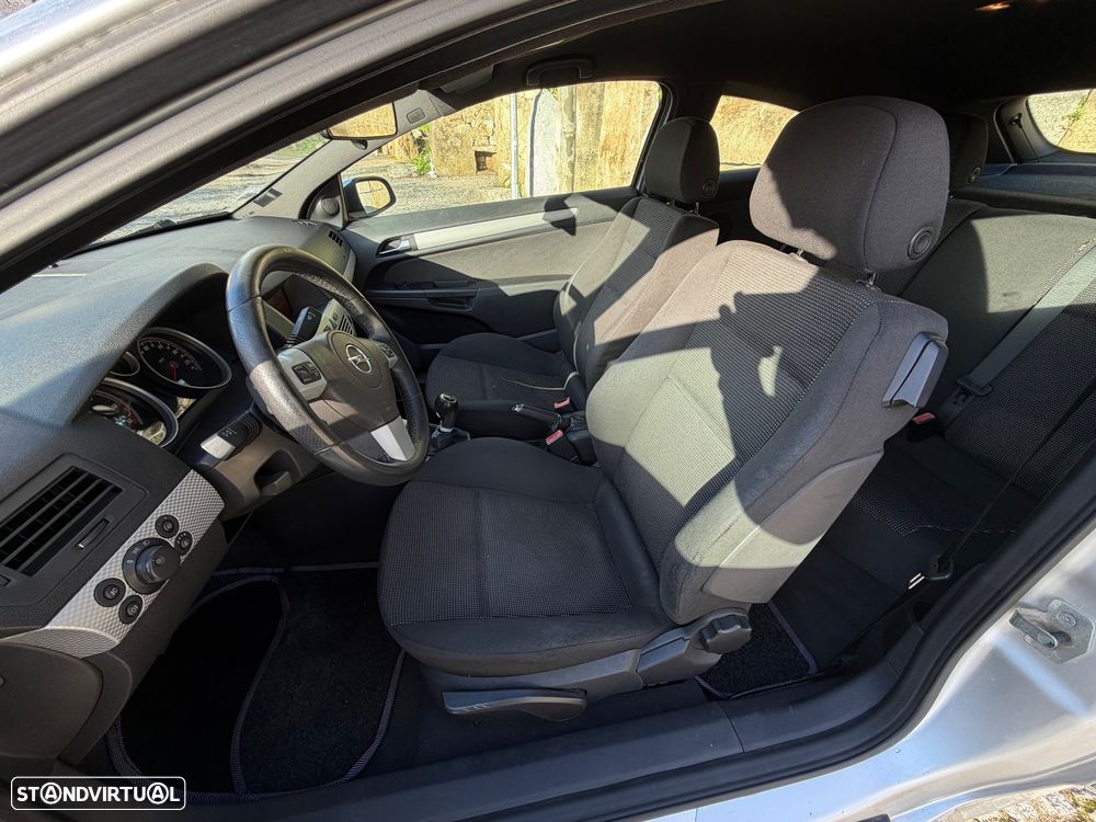 Opel Astra GTC 1.3 CDTI - 10