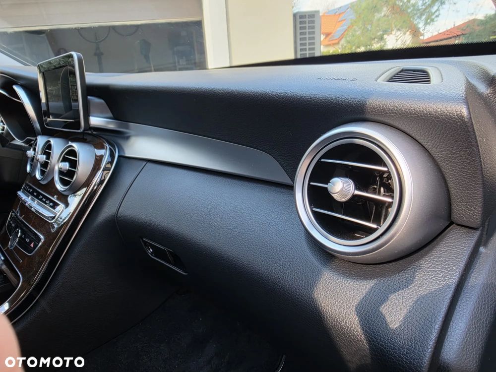 Mercedes-Benz Klasa C 200 4-Matic 7G-TRONIC - 21