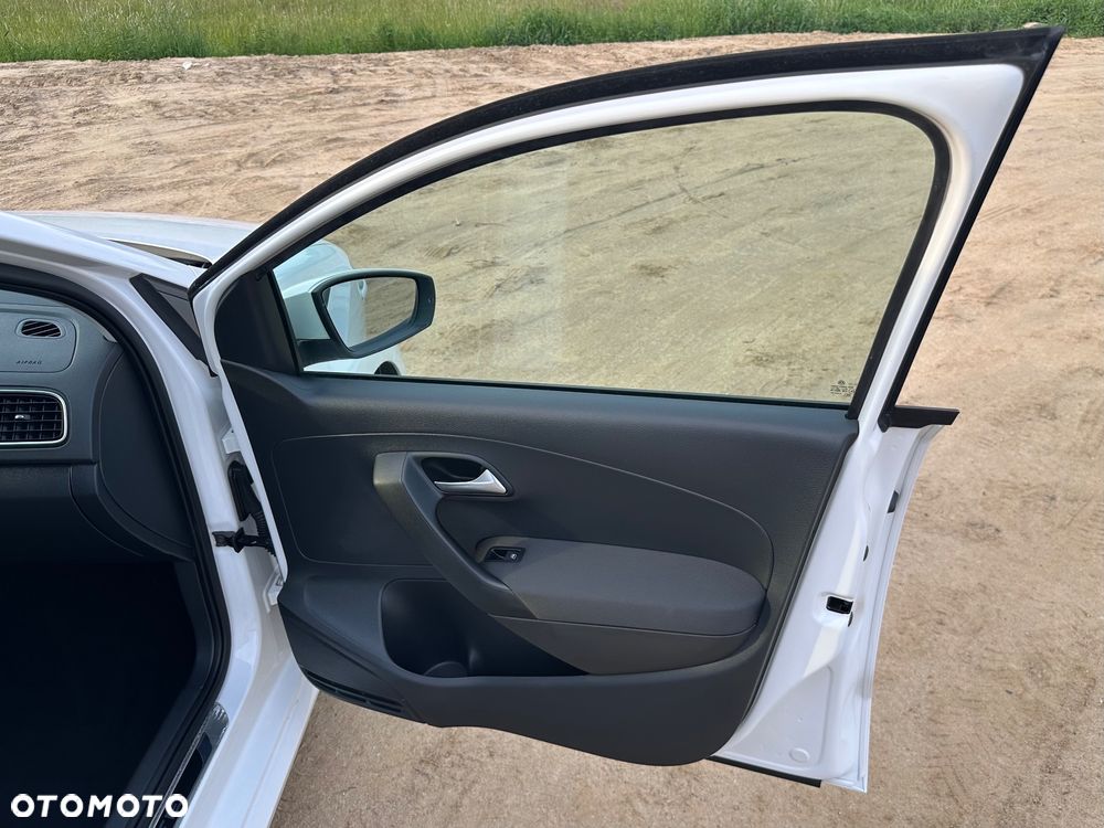 Volkswagen Polo 1.2 TSI Life - 32