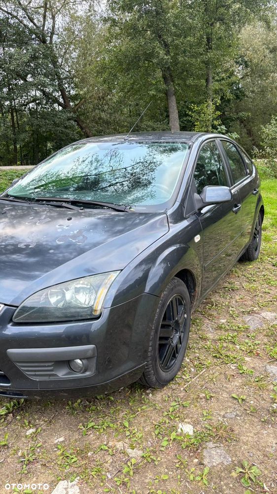Ford Focus 1.6 Ghia - 8