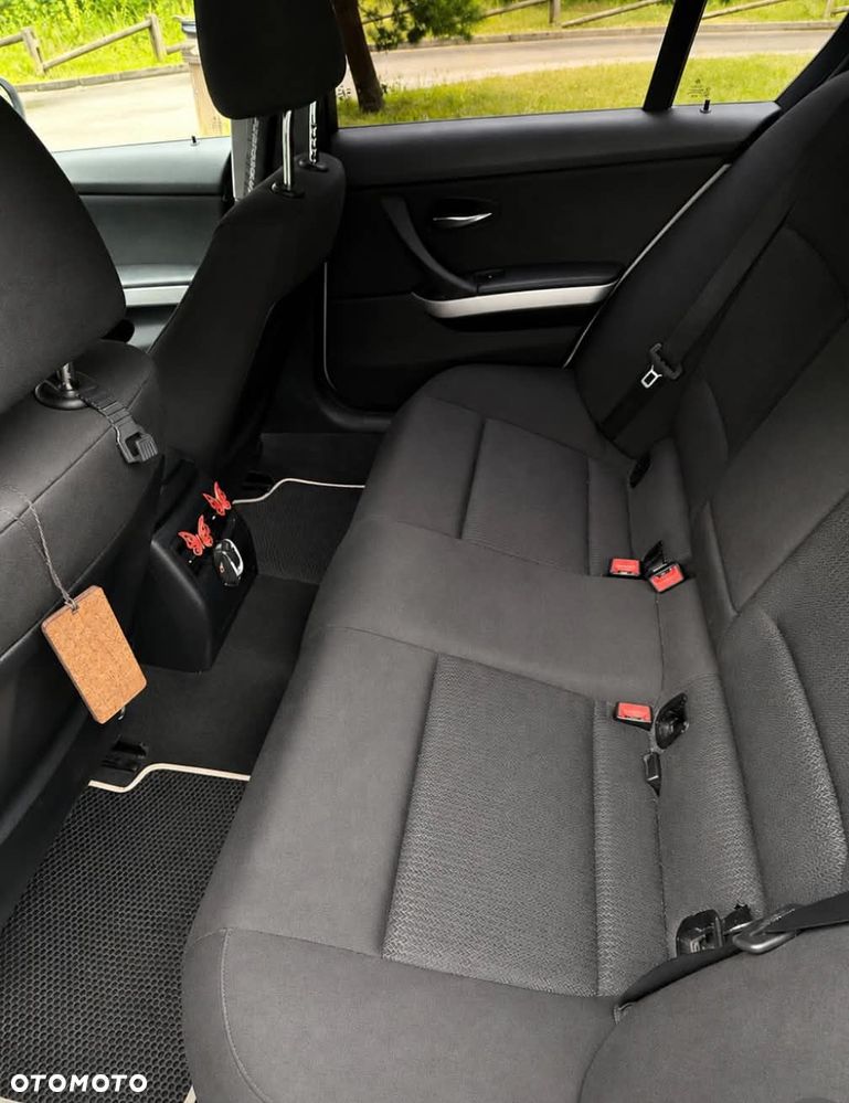 BMW Seria 3 318d - 10