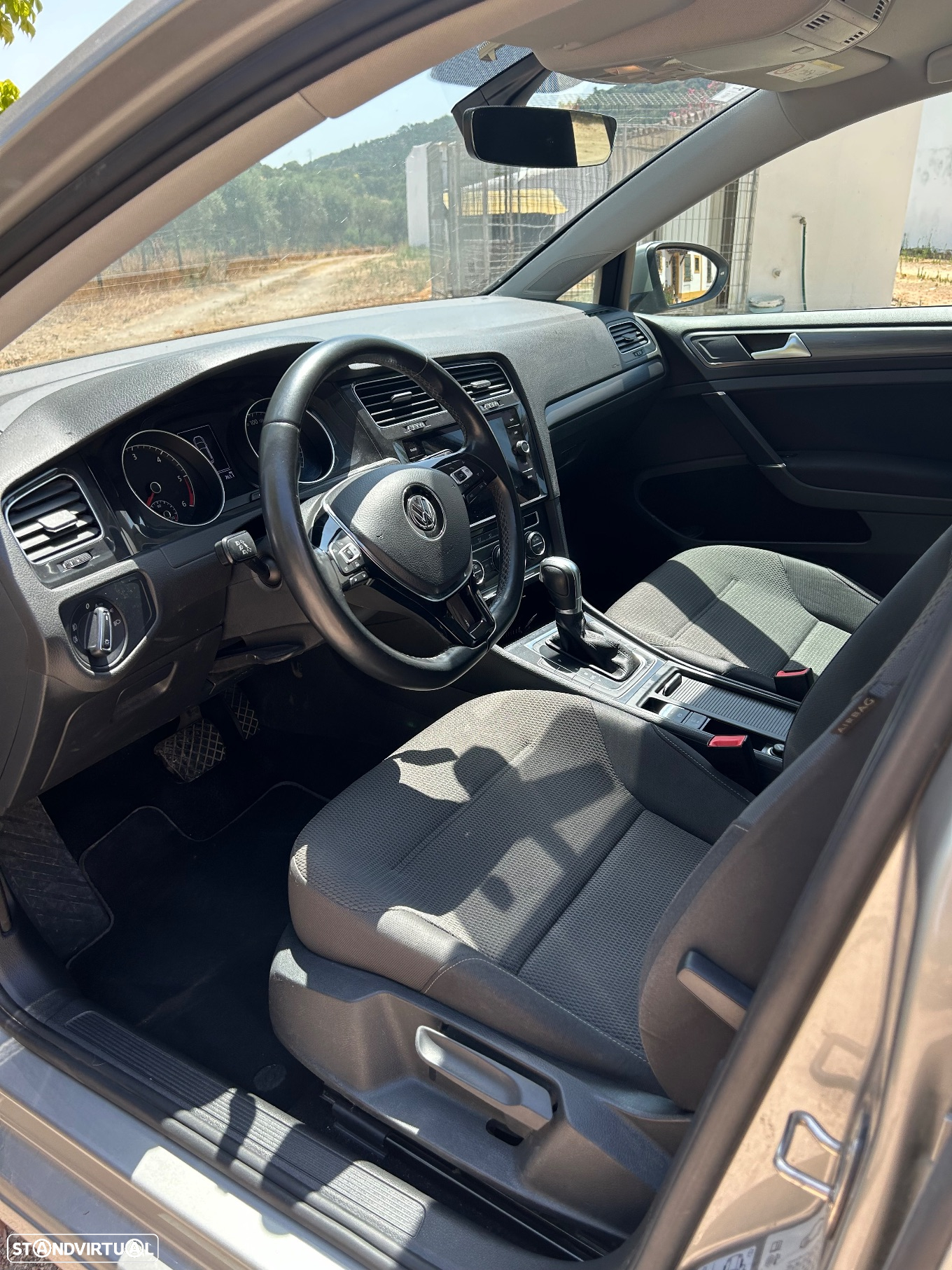 VW Golf 1.6 TDI Confortline DSG - 2