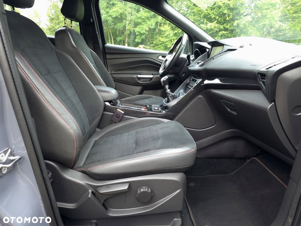 Ford Kuga 2.0 TDCi AWD ST-Line - 15