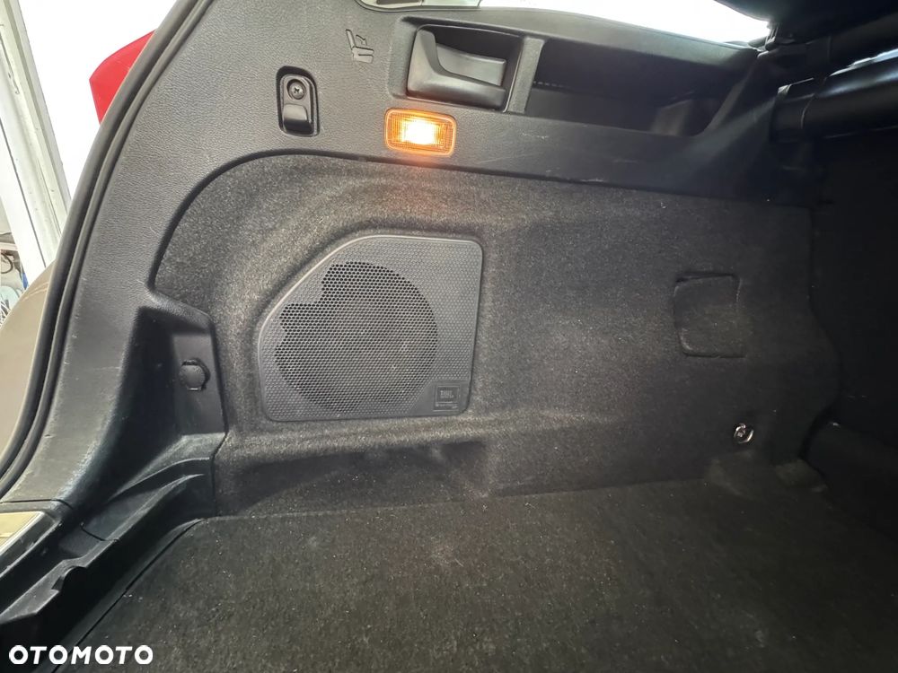 Toyota Auris Hybrid 135 Prestige - 11