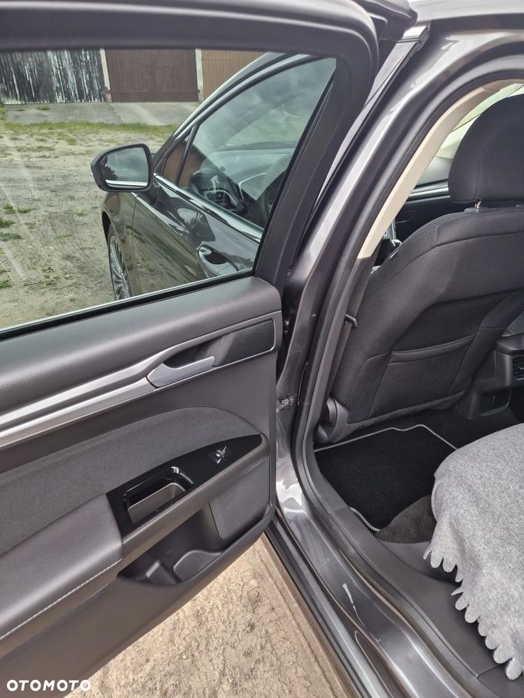 Ford Mondeo 2.0 TDCi Titanium - 18