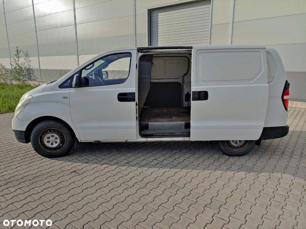 Hyundai H-1 - 4