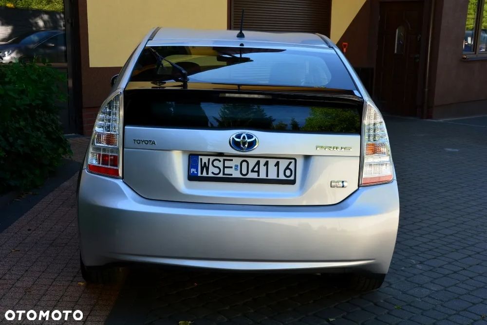 Toyota Prius (Hybrid) Comfort - 11