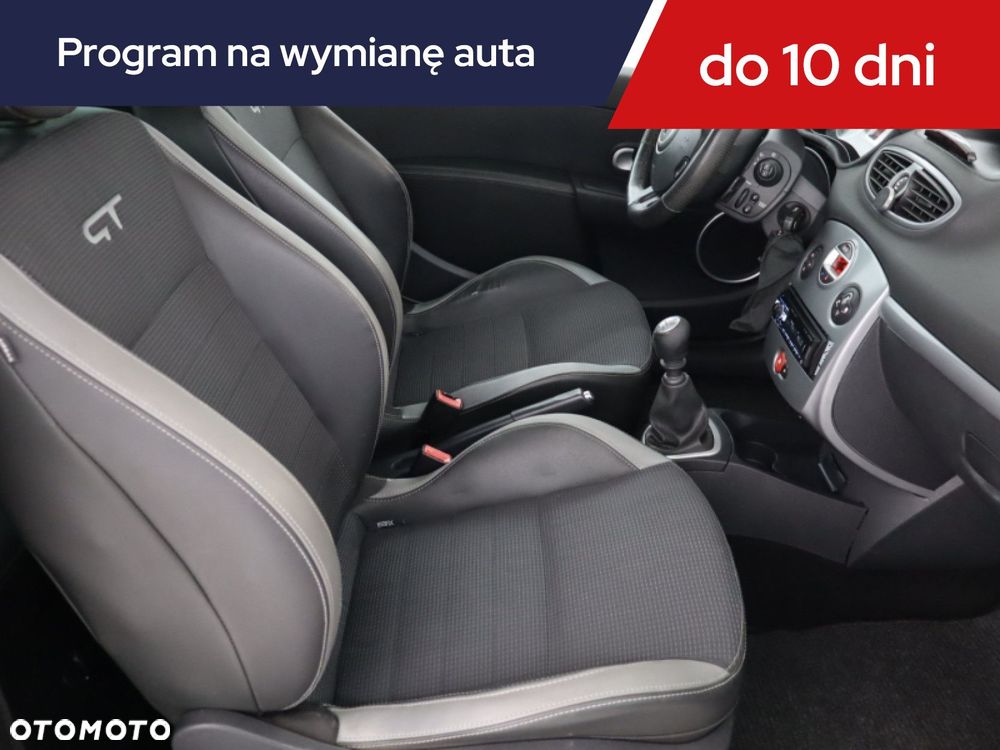 Renault Clio - 11