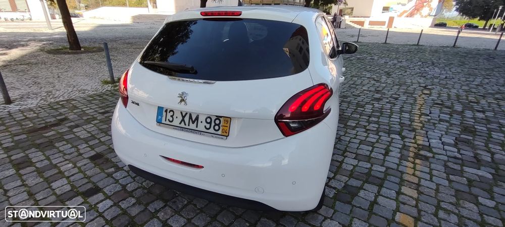 Peugeot 208 1.2 PureTech Signature - 3