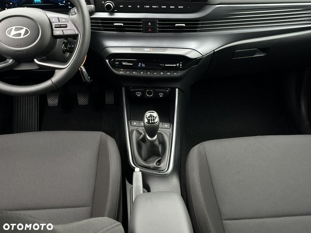 Hyundai i20 - 20
