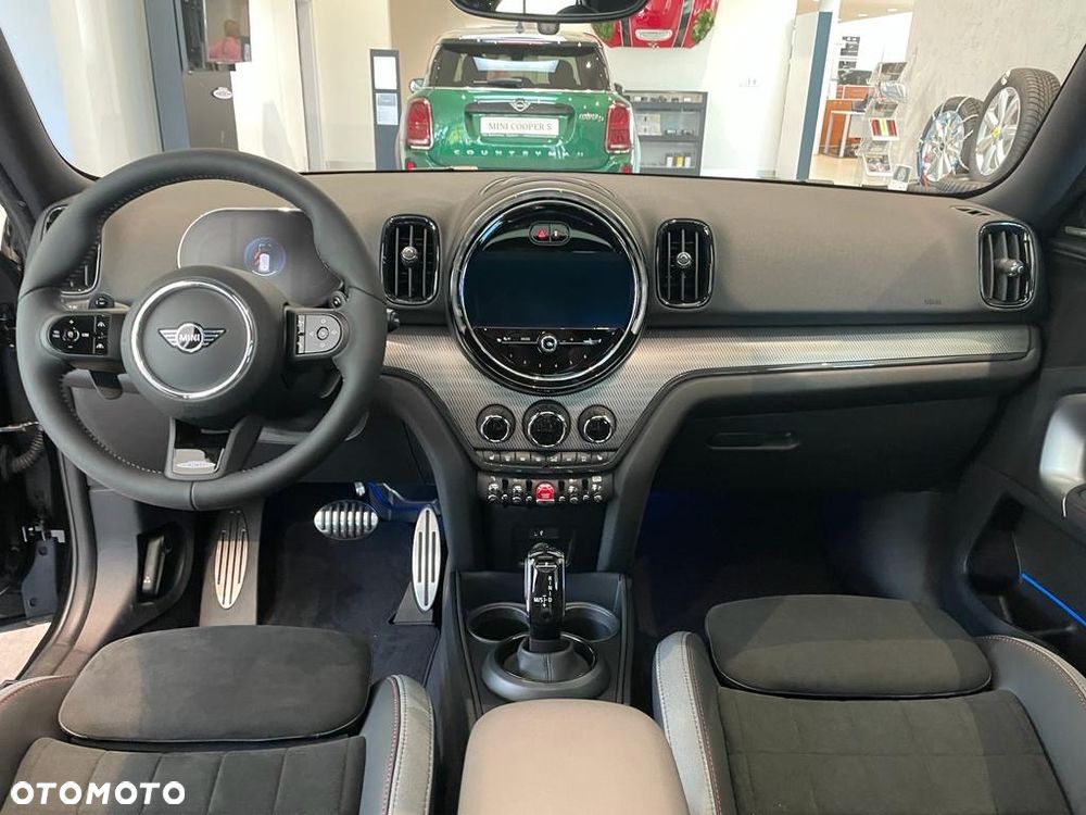 MINI John Cooper Works ALL4 sport - 11