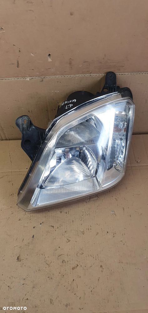 Lampa lewy przód przednia lewa Opel Meriva A 93321052 - 2