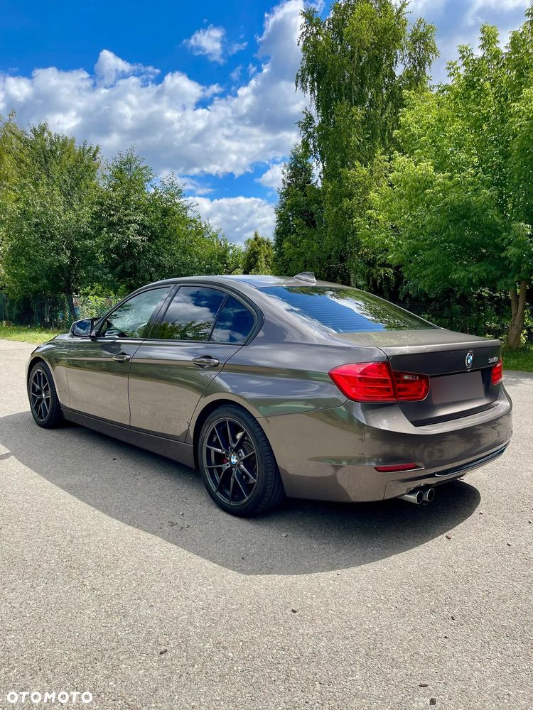 BMW Seria 3 328i Luxury Line - 4