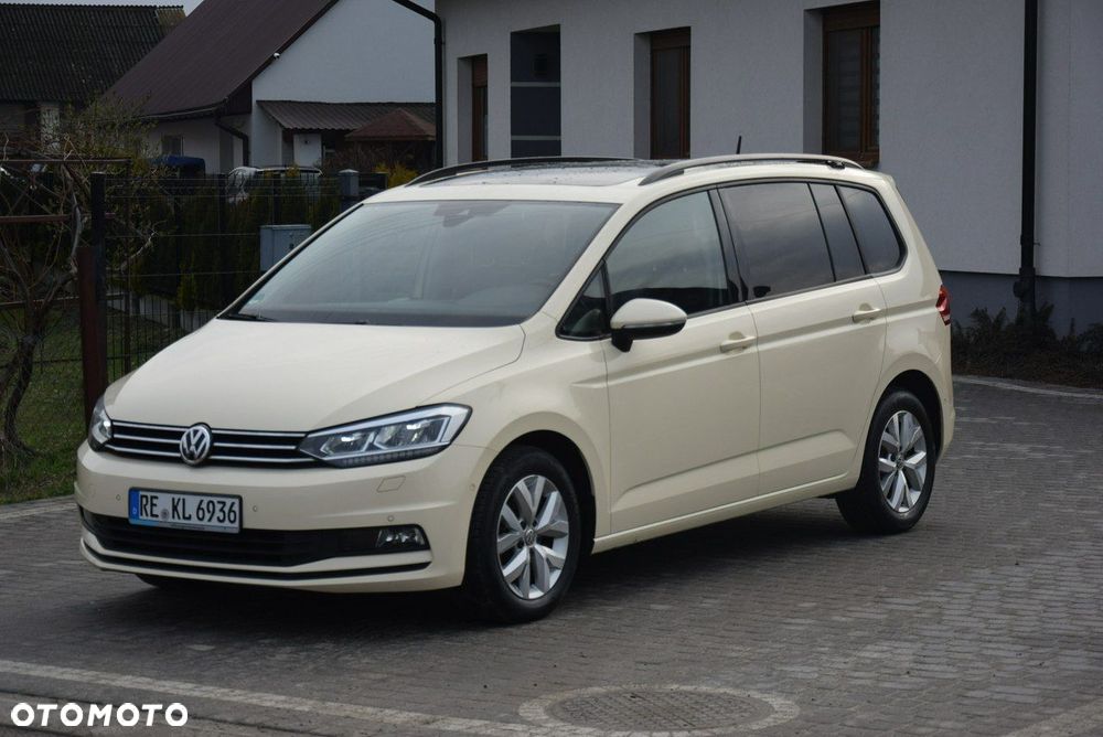 Volkswagen Touran - 1