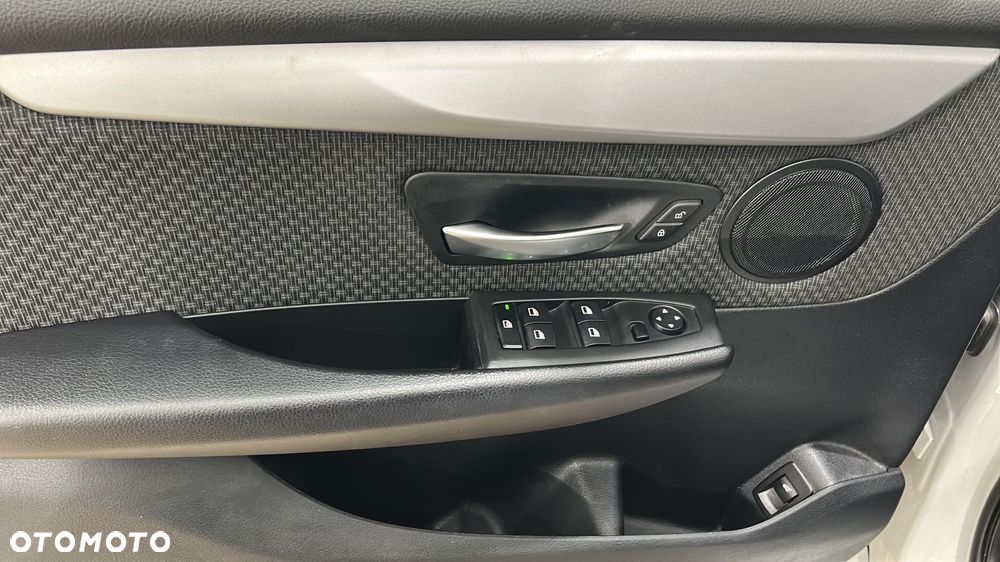 BMW Seria 2 218d Advantage - 14