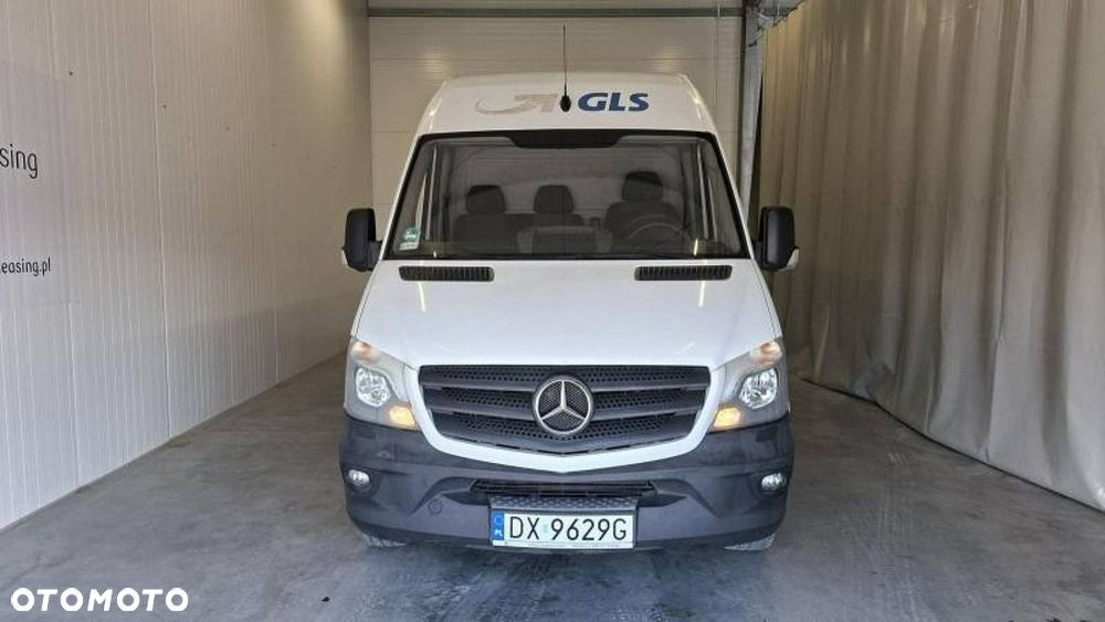Mercedes-Benz Sprinter - 2