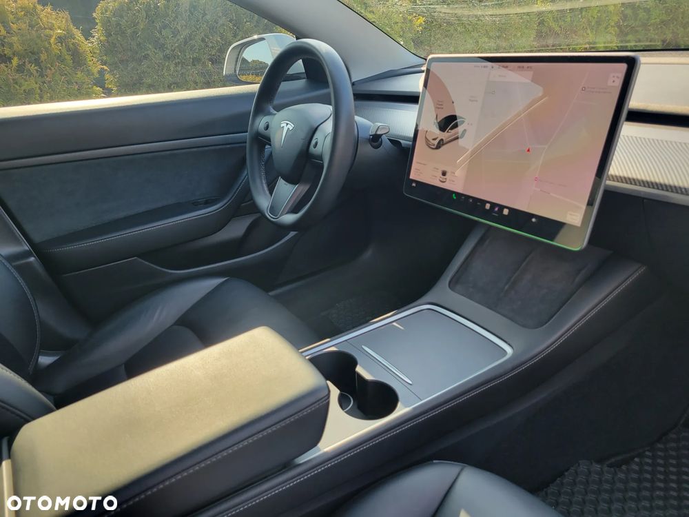 Tesla Model 3 - 7