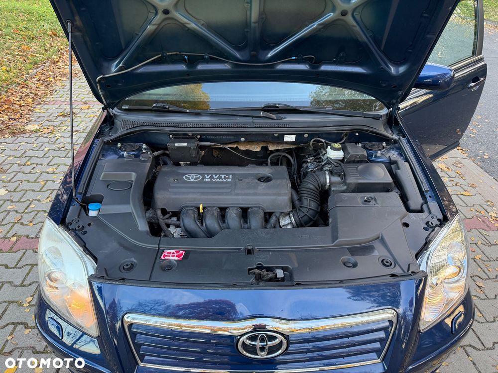 Toyota Avensis - 32