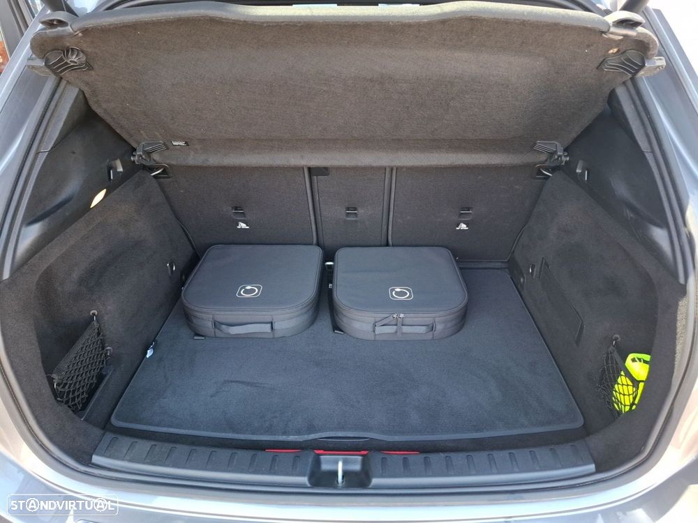 Mercedes-Benz GLA 250 e Progressive — fotografia 26