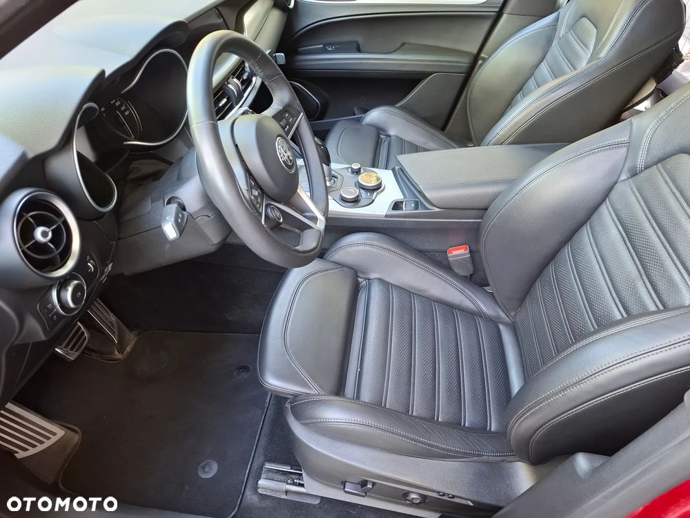 Alfa Romeo Stelvio 2.0 Turbo B-Tech Edition Q4 - 13
