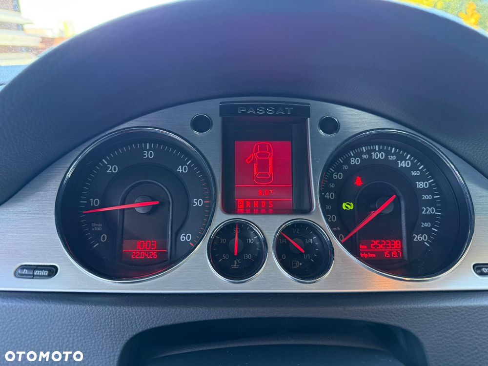 Volkswagen Passat 2.0 TDI DPF Highline DSG - 13