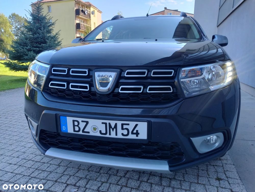 Dacia Logan TCe 90 S&S Stepway Celebration - 31