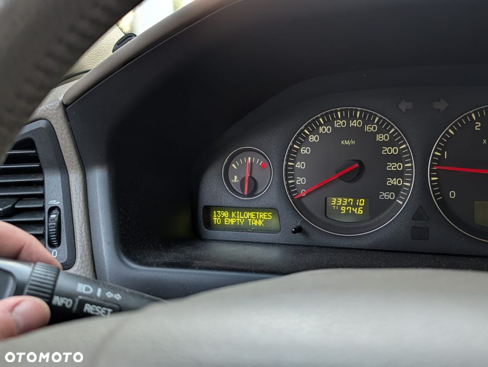 Volvo V70 2.4D5 Momentum - 19