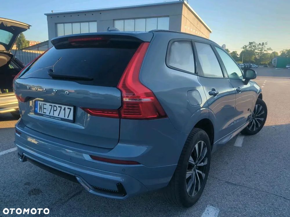 Volvo XC 60 B4 D AWD Plus Dark - 4