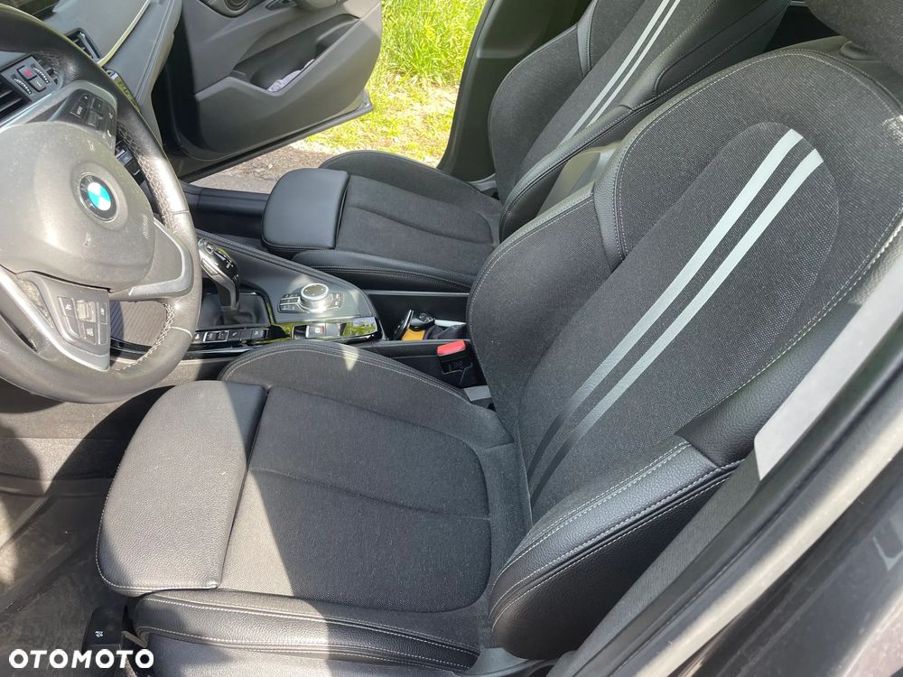 BMW X1 xDrive20i Sport Line - 9