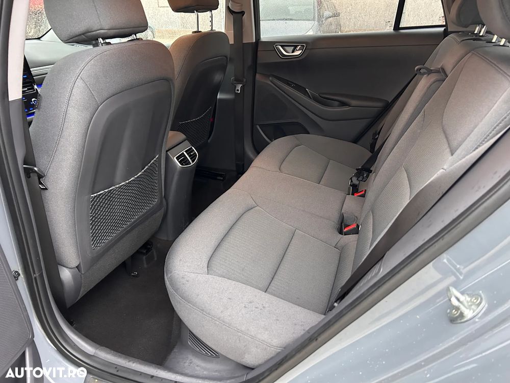 Hyundai IONIQ - 10