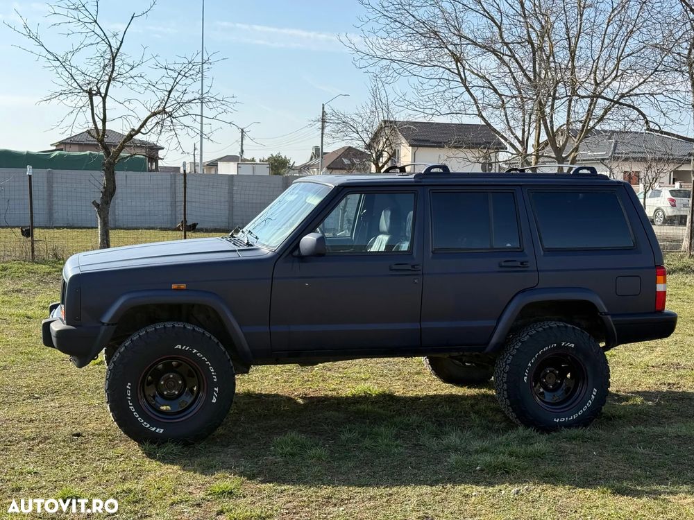 Jeep Cherokee - 3