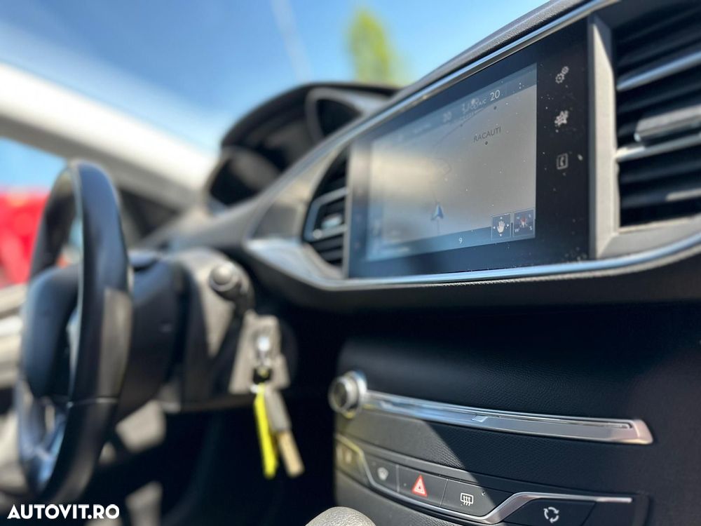 Peugeot 308 - 13