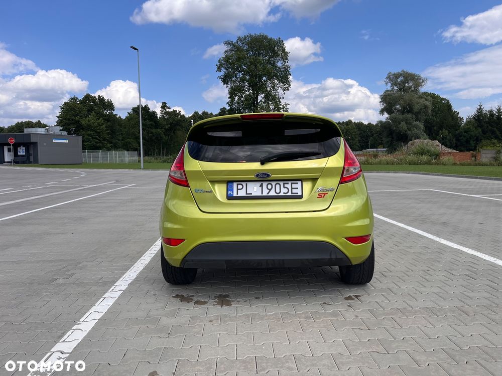 Ford Fiesta 1.6 TDCi DPF Ghia - 6