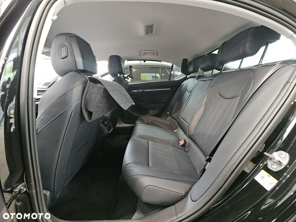 Skoda Superb 2.0 TDI SCR 4x4 L&K DSG - 9